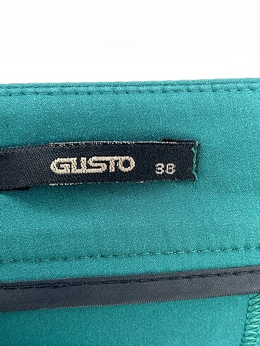 38 Beden çeşitli Renk Gusto Düz Kesim %70 İndirimli.