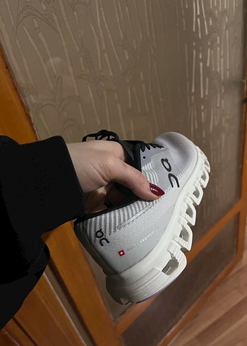 On Koşu Ayakkabısı 
On Cloud 6 Push - Görsel 3