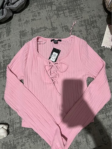 Toz pembe önü bağlamalı crop