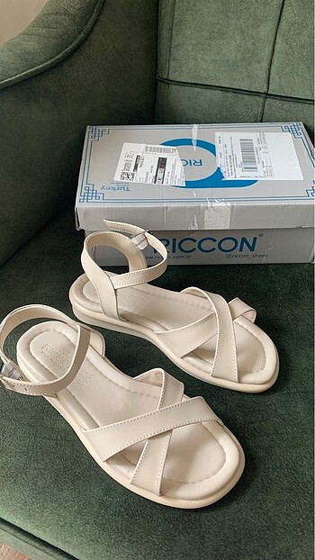 RİCCON KADIN SANDALET
