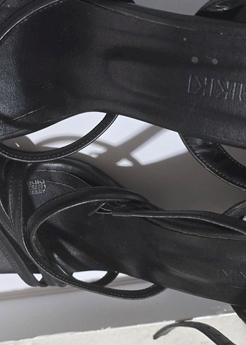 Siyah Suni Deri Topuklu Kadın Ayakkabı - Görsel 2