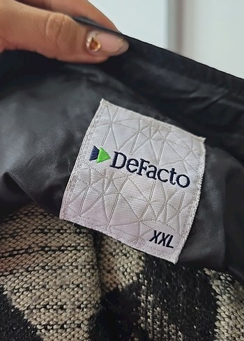 Siyah Fermuarlı Yağmurluk Ceket - Görsel 4