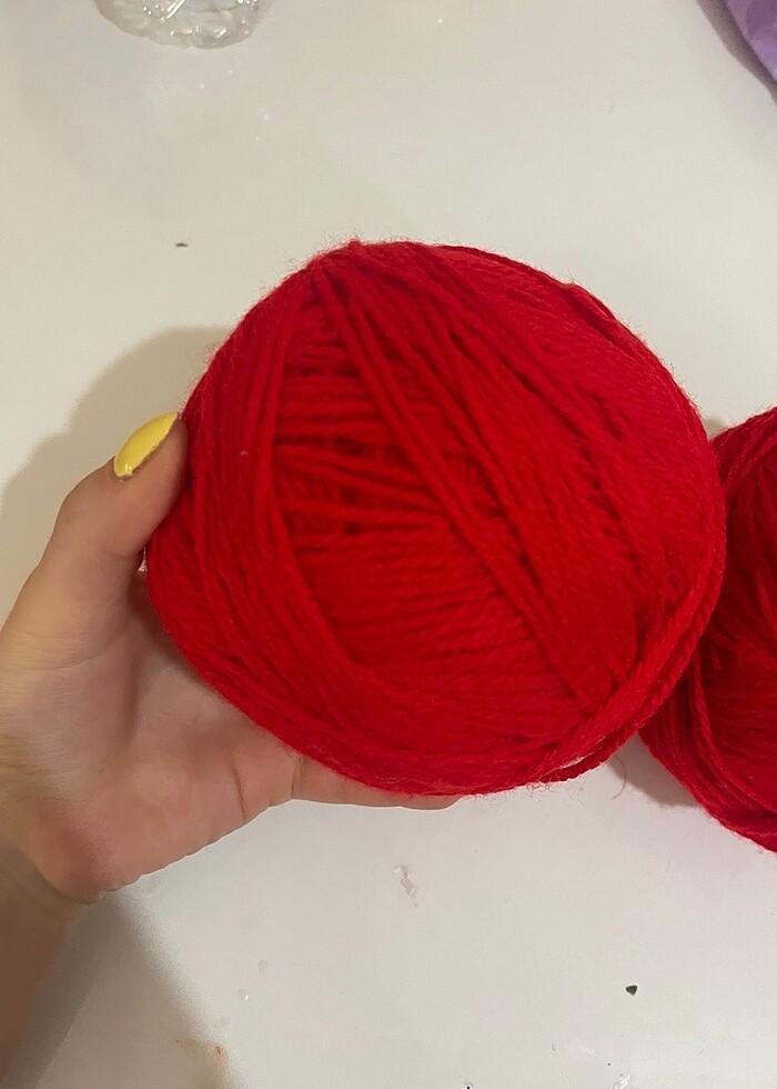 Kırmızı yün ip - Görsel 2