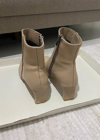 Bambi Bej Deri Kadın Topuklu Bot