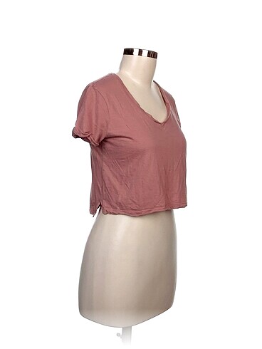 Bershka Bershka T-shirt %70 İndirimli.