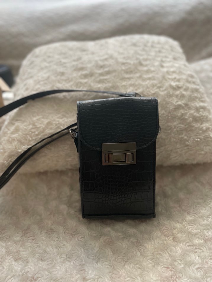 Kilitli Siyah Deri Yılan Desenli Kadın Çanta - Görsel 2