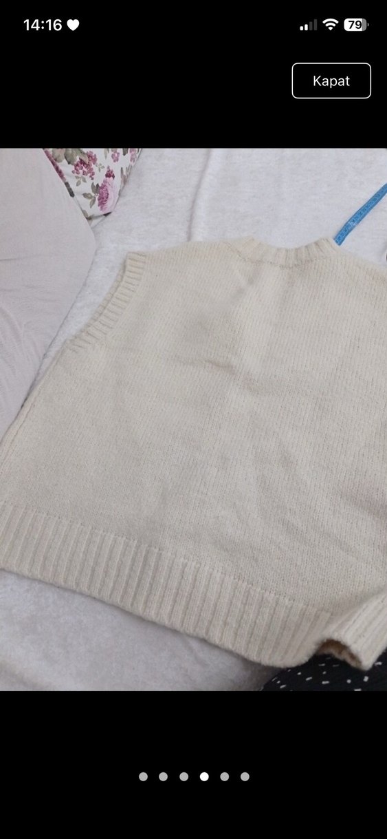 V Yaka kırık beyaz krem tonunda  Triko Süveter - Görsel 3
