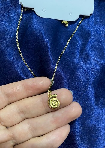 swarovski Altın Renk Mini Zincirli Yılan Desenli Kolye