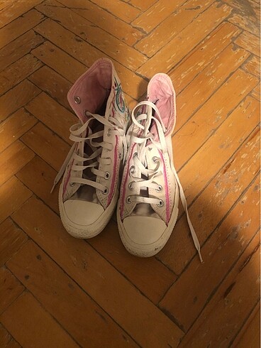 Orijinal işlemeli converse