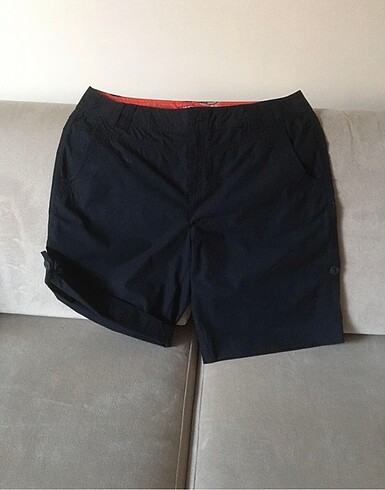 LC Waikiki 40 beden siyah sıfır ve etiketli koda şort