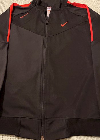 Nike Siyah Kırmızı Fermuarlı Erkek Ceket çok kullanılmadı temiz