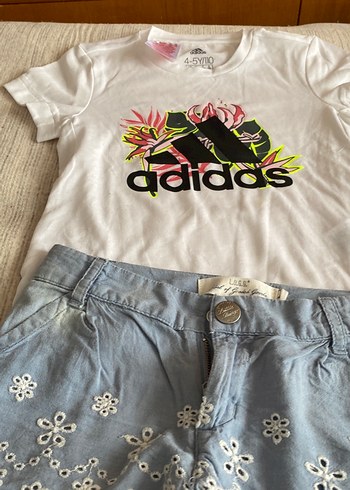 Beyaz Baskılı Adidas Kız Tişörtü ve şortu takım olarak satılıyor - Görsel 3