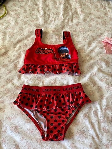 Lisanslı bikini kız çocuklar için güzel bir üründür