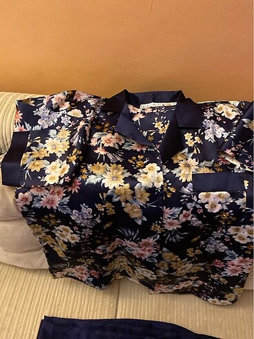 Diğer Sıfır bir ürün saten bayan pijama takımı 38beden