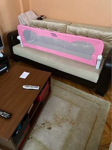Bebek koruma bariyeri yatak kenarına takılırveya yerde yuvarlanı