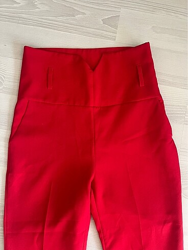 Zara Kırmızı Kumaş Pantolon