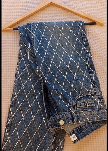 Parlak Mavi Nakışlı Kadın Denim Jean