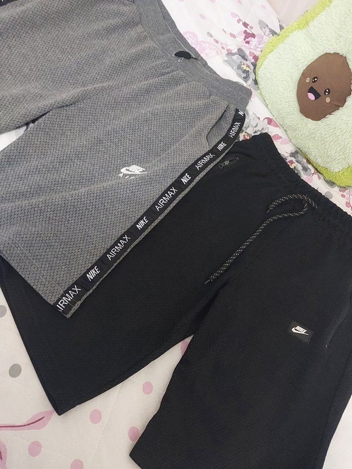 Nike Gri ve Siyah Rahat Mini Şort - Görsel 2