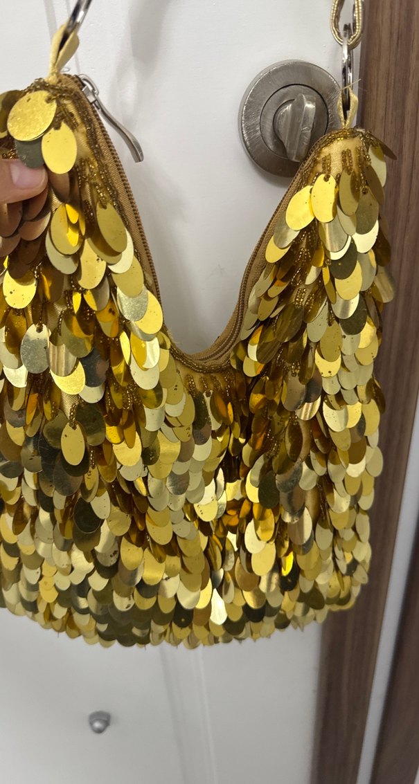 Püsküllü Parlak Altın Deri Kadın Çanta - Görsel 2