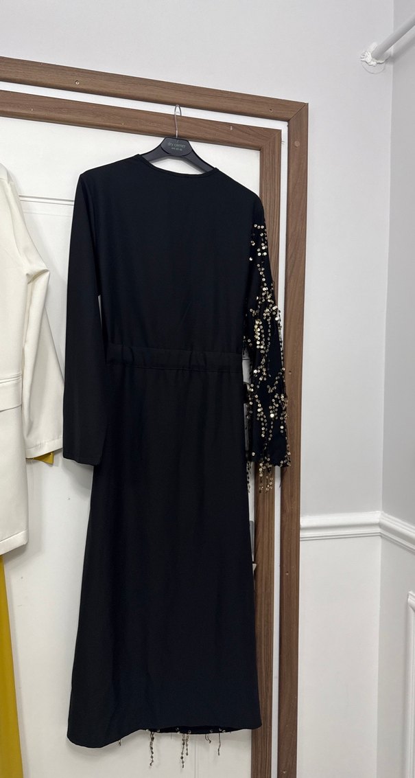 Önü Desenli Drapeli Siyah Uzun Elbise - Görsel 4