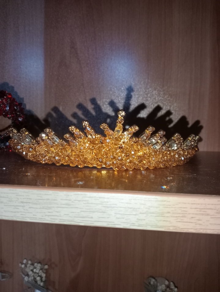 Altın Renkli Boncuk İşlemeli Kına Tacı - Görsel 3