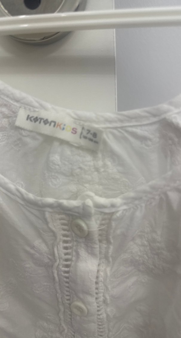 Düğmeli Beyaz Nakışlı Bohem Bluz - Görsel 2