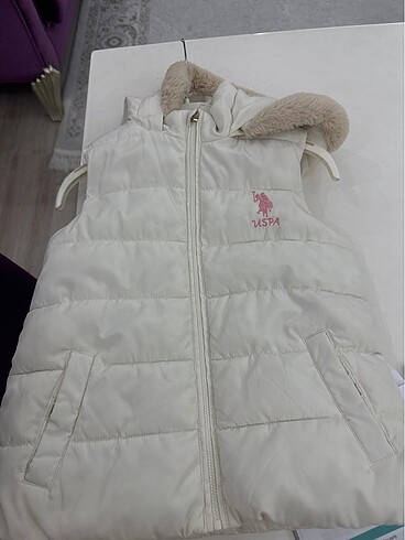 7 Yaş Beden beyaz Renk Yelek polar başlıklı polo 116 122 cm arası kızım sadece bir kaç