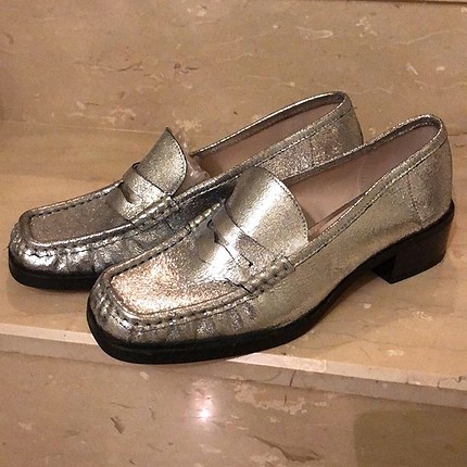 Gümüş rengi loafer