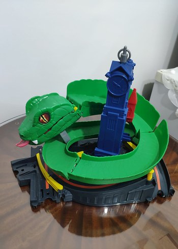 Beden Hot wheels kobra araba kaydırağı