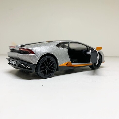 Beden Renk Lamborghini Huracan