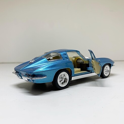  Beden Chevrolet Corvette Stingray