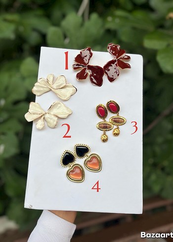 Zara Renkli Mini Vintage Boncuklu Küpeler