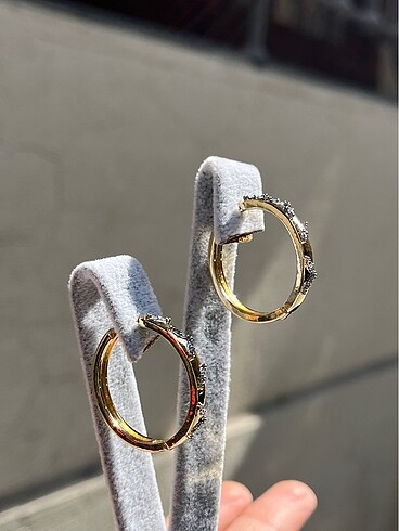 Lieza Jewelry Yuvarlak halka küpemiz