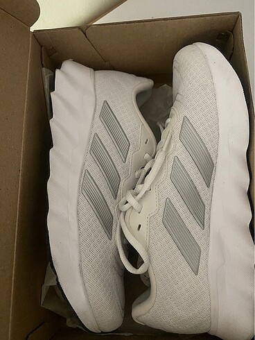 38 Beden beyaz Renk Adidas spor ayakkabı
