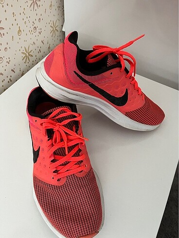 Nike nike pembe spor ayakkabı