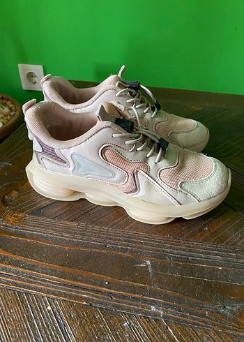 diğer Beden Bej Bağcıklı Kadın Spor Stiletto Sneaker 33 numara