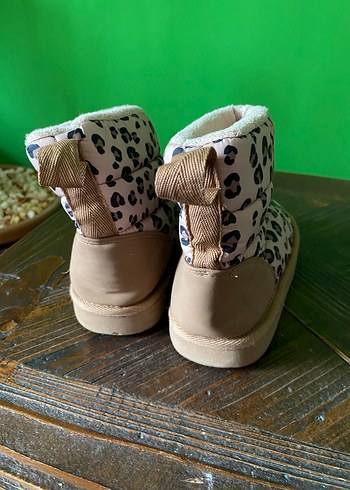 28 Beden Kürklü Leopar Desenli Kız Botu