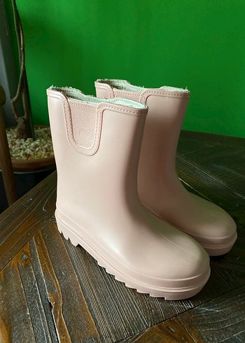 Kız Çocuk Pembe Lastik Bot