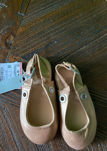 Zara Kemerli Bej Kız Babet Ayakkabı