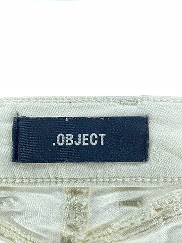 29 Beden beyaz Renk PreLoved Jean / Kot %70 İndirimli.