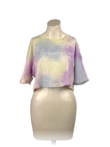 Bershka T-shirt %70 İndirimli.