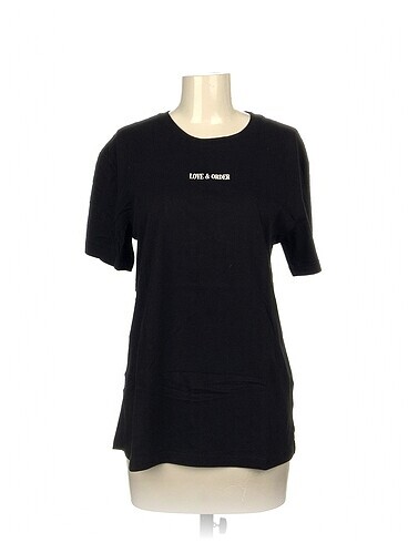 H&M T-shirt %70 İndirimli.