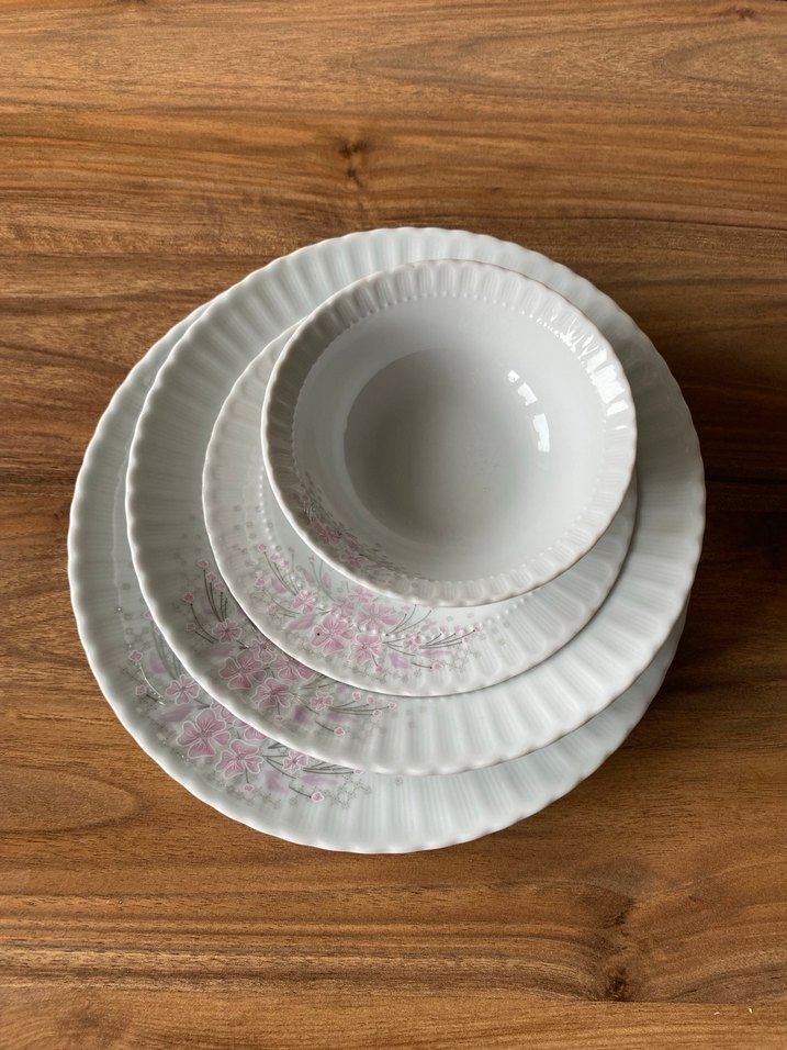 Pastel Beyaz Desenli Yemek Takımı - Görsel 2