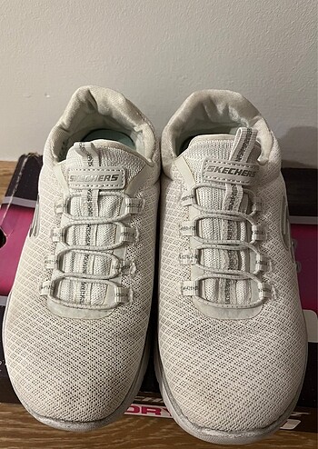 SKECHERS