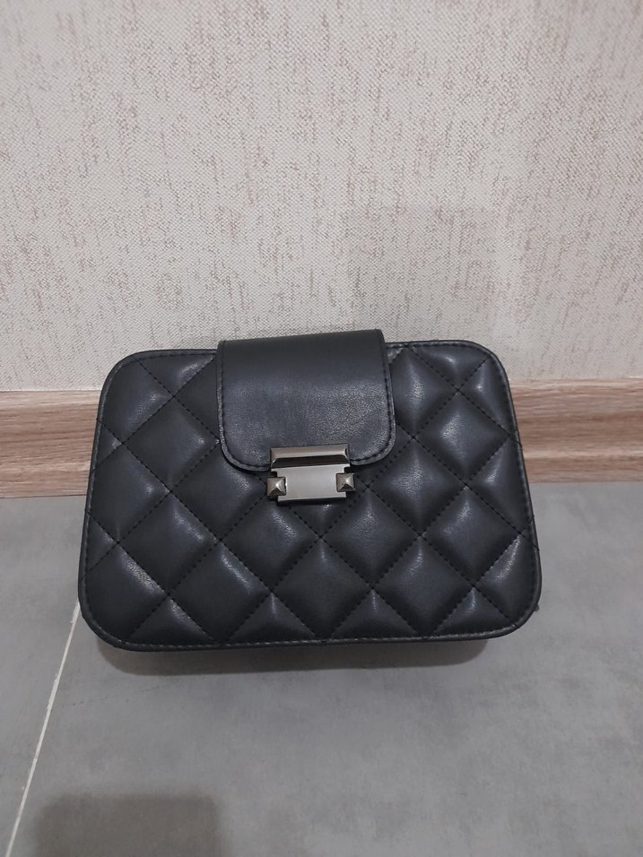 Siyah Deri Kapitone Kadın Çanta - Görsel 2