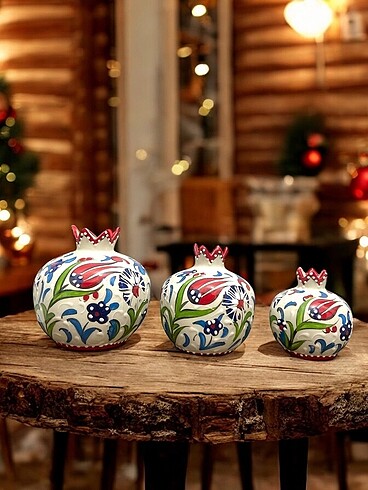 Tasarımcı El Yapımı Lale Desenli İşlemeli Çini Nar Takımı
