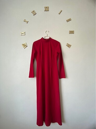 Testttür kırmızı kalem elbise