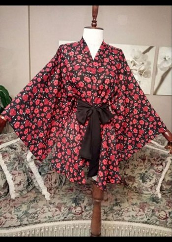 Kırmızı Çiçek Desenli Bohem Midi Kimono