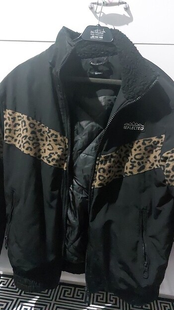 Bershka Mont