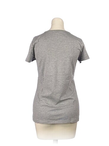 s Beden PreLoved T-shirt %70 İndirimli.